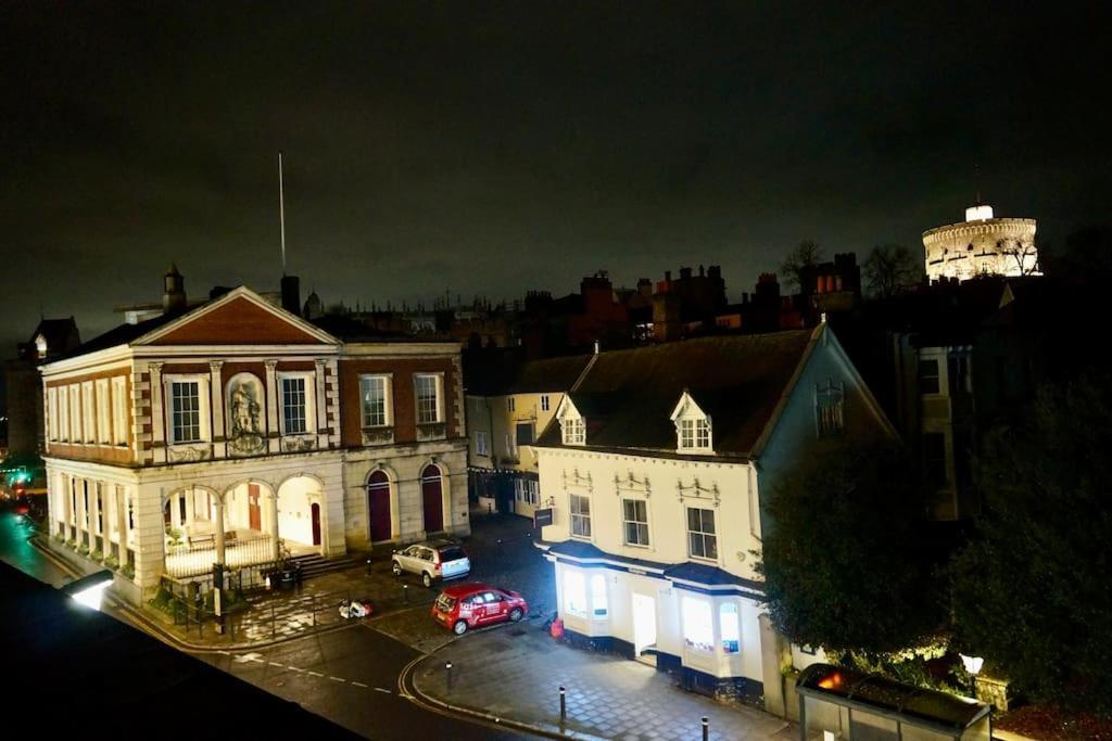 Epic Location, Views & Large Private Terrace Apartment Windsor Bagian luar foto