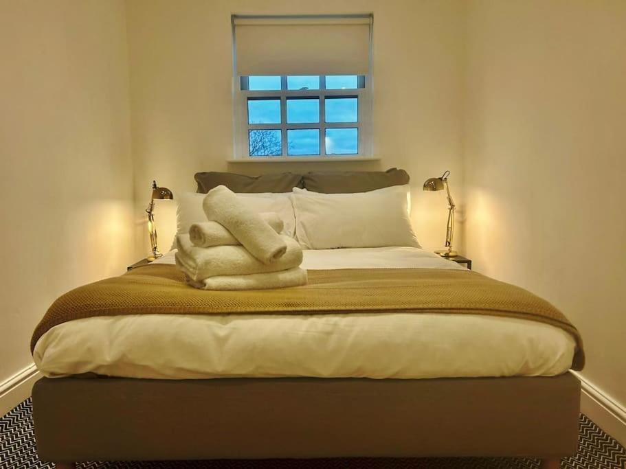 Epic Location, Views & Large Private Terrace Apartment Windsor Bagian luar foto