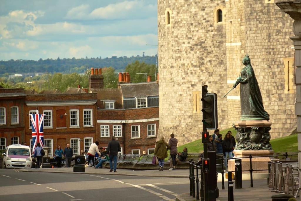 Epic Location, Views & Large Private Terrace Apartment Windsor Bagian luar foto
