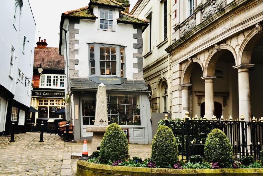 Epic Location, Views & Large Private Terrace Apartment Windsor Bagian luar foto